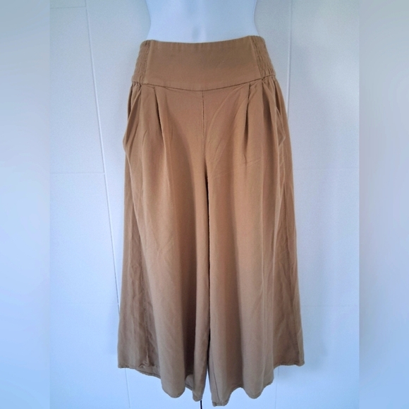 Sunday Best (Aritzia)/ Tan Sullivan Palazzo Capri Pants/ Size US XS - Picture 3 of 13